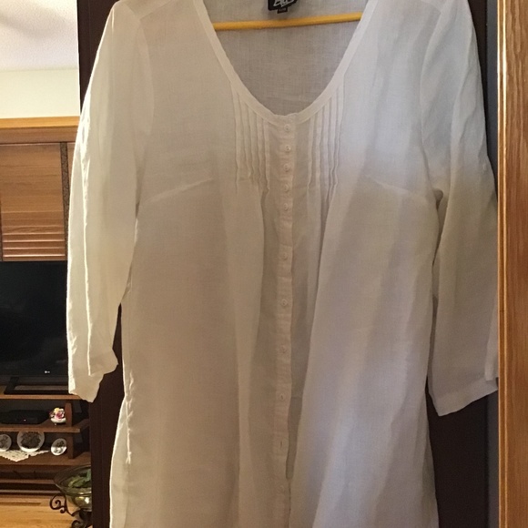 White linen blouse - Picture 1 of 3